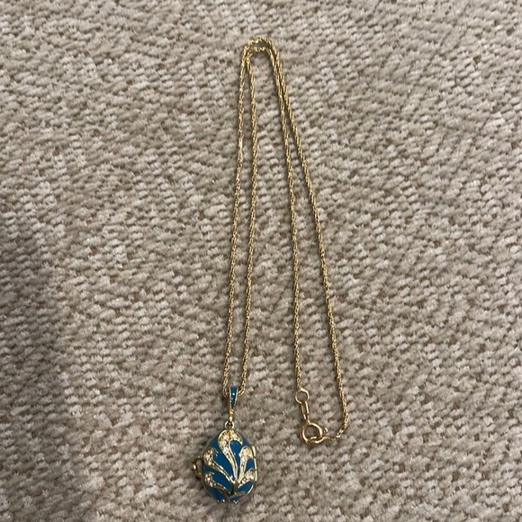 Jewelry - VINTAGE Faberge Egg Style Necklace